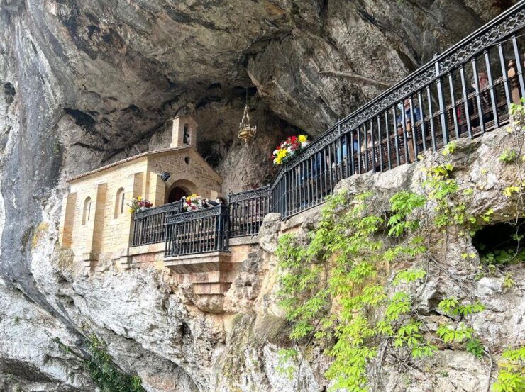 From Gijón or Oviedo: Covadonga Lakes & Sanctuary and Cangas - Good To Know