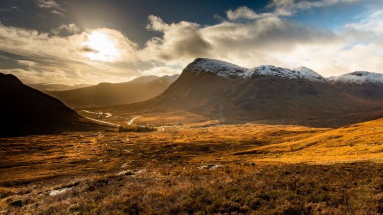 From Glasgow: Glenfinnan, Fort William, and Glencoe Day Trip - The Showstopper: Glenfinnan Viaduct