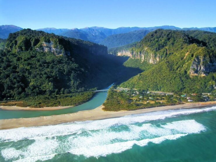 From Greymouth: Punakaiki Blowholes & Pancake Rocks Tour - Experience