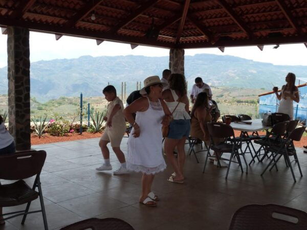 From Guadalajara: Tequila Factory and Panoramic Swing Tour - Cantaritos El Güero