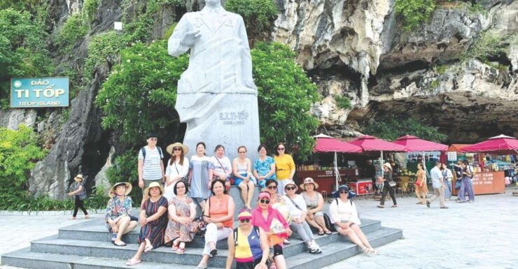 From Ha Long: Halong Luxury 5 Star Cruise - Detailed Itinerary and Activities