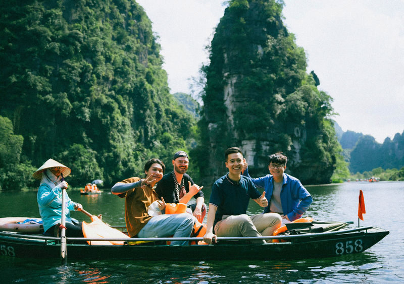 From Ha Noi: 3-Day Tour to Ninh Binh and Ha Long Bay with Overnight on Cruise - Two regions in three days