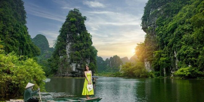 From Ha Noi: Hoa Lu – Tam Coc / Trang An – Mua Cave - Boat Ride Options