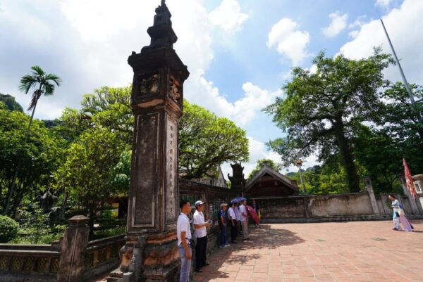 From Ha Noi: Hoa Lu-Trang An-Mua Cave Limousine Bus/buffet - Tips for Travelers