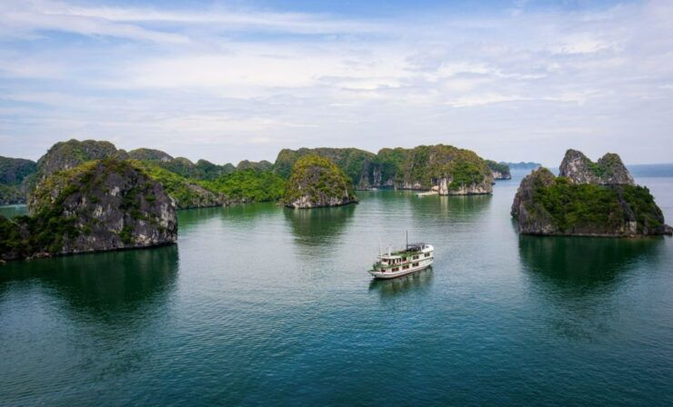 From Ha Noi: Lan Ha Bay Overnight Venezia Cruise Small Group - Small Group Kayaking Activity Details