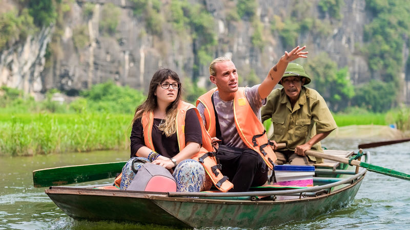 From Ha Noi: Ninh Binh, Hoa Lu, Tam Coc & Mua Cave (Indian Meal Option Available) - Hang Mua: The climb for the broad view
