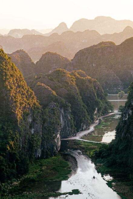 From Ha Noi: Ninh Binh- Hoa Lu, Trang An & Mua Cave Tour - Exploring Hoa Lu