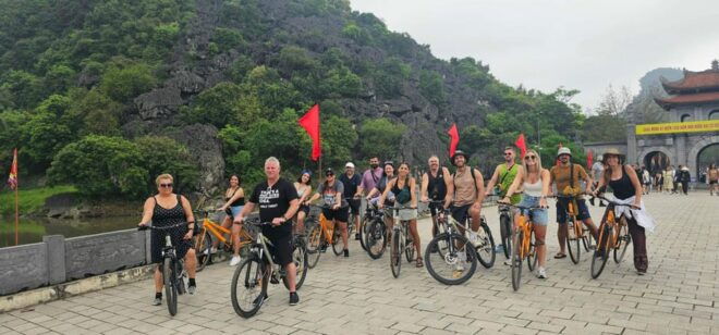 From Ha Noi: Ninh Binh- Hoa Lu, Trang An & Mua Cave Tour - Climbing Mua Cave