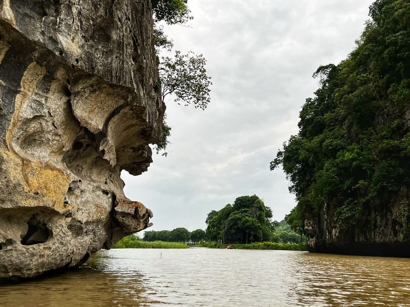 From Ha Noi: Ninh Binh, Hoa Lu & Trang An Unesco Site Day Tour - The guide can shape the day