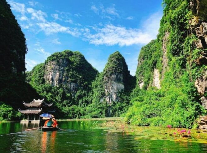 From Ha Noi: Tam Coc -Hoa Lu &Mui Cave Full Day Private Trip - Included Services