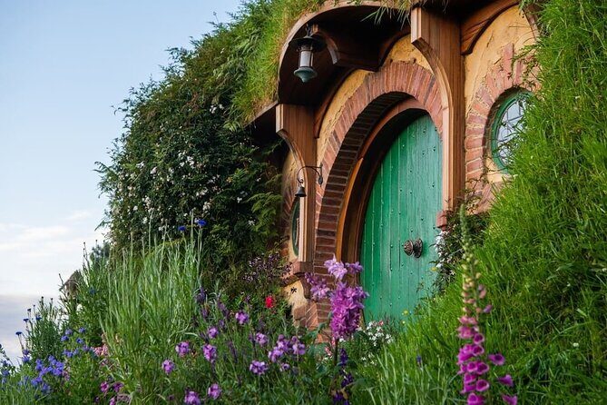 From Hamilton Hobbiton Waitomo Glowworm Caves 1 Day Private Tour - Detailed Review of the Tour Experience