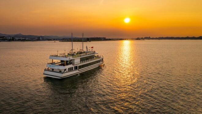 From Hanoi: 1-Day Halong 5-Star Cruise W/Jacuzzi & Limousine - Services