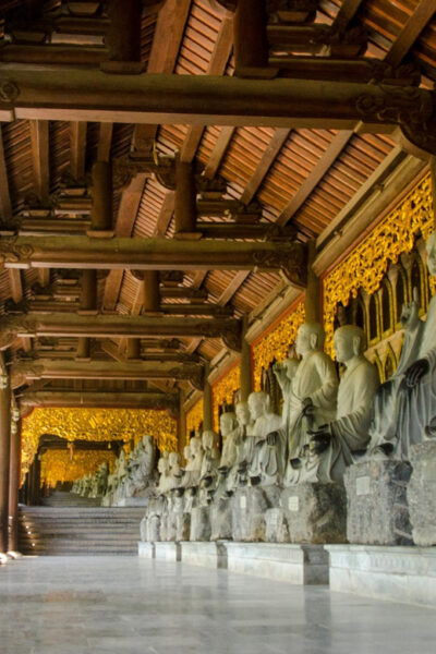 From Hanoi: 1 Day Luxury Tour Bai Dinh, Trang An & Mua Cave - Recommended Packing List