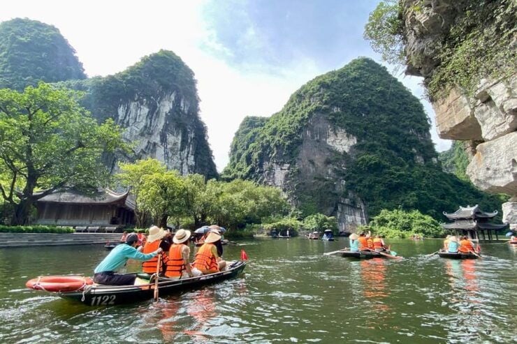 From Hanoi: 1-Day Private Car to Incense Village & Ninh Binh - Incense Village Experience
