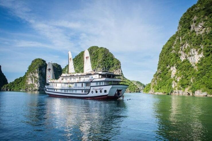 From Hanoi: 2-Day Bai Tu Long Bay Luxury Cruise With Jacuzzi - Highlights of the Bai Tu Long Bay Experience