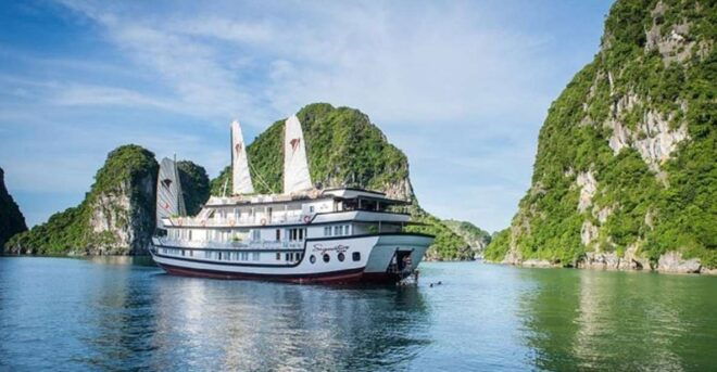 From Hanoi: 2-Day Bai Tu Long Bay Luxury Cruise With Jacuzzi - Itinerary for Day 1: Bai Tu Long Bay – Thien Canh Son – Cap La