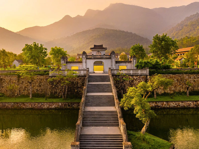 From Hanoi: 2-Day Ha Long Bay Cruise & Yen Tu Mountain UNESCO Heritage Tour - Two days for bay, boat, and mountain