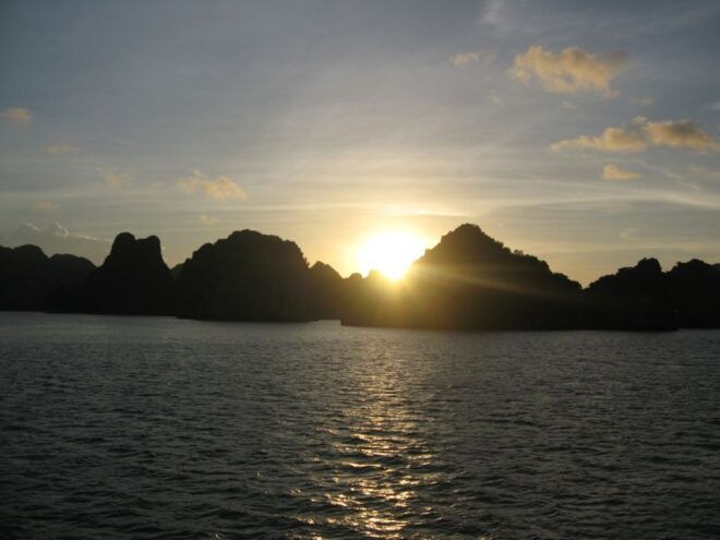 From Hanoi: 2-Day Luxury Cruise of Ha Long and Lan Ha Bay - Details of the Itinerary