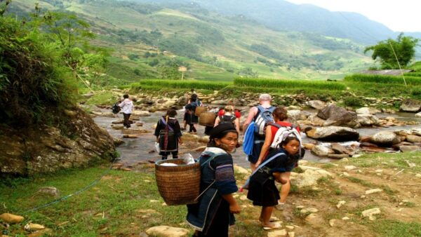 From Hanoi: 2-Day Overnight Sapa Tour by Luxury Transfer - Important Tips and Considerations