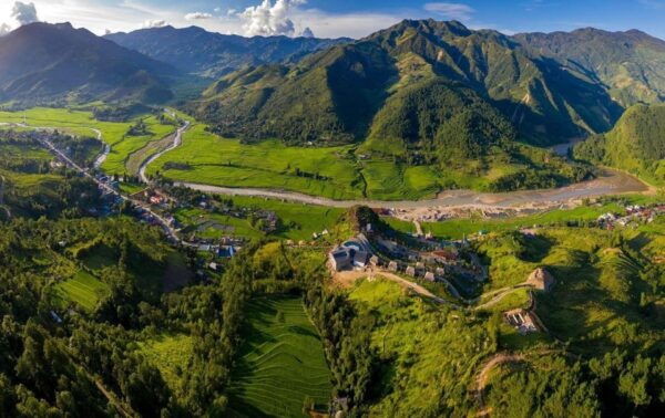From Hanoi: 4-Day Ha Giang Loop Motorbike Tour With Bus - Local Customs and Etiquette