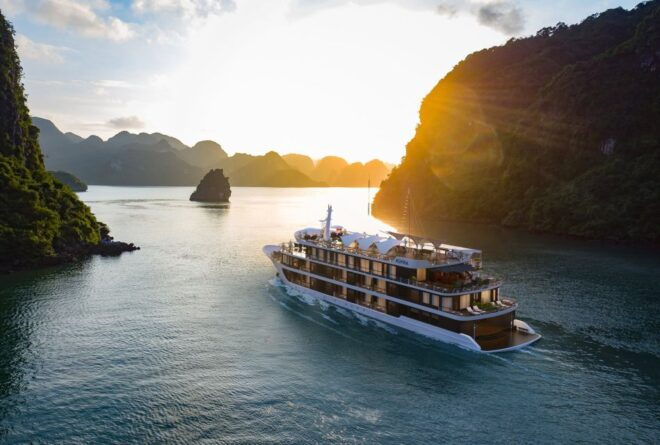 From Hanoi: 4 Days Halong Bay- Ninh Binh Luxury Tour - Day 1: Hanoi to Ha Long- Lan Ha Bay - Overnight Cruise (L,D)