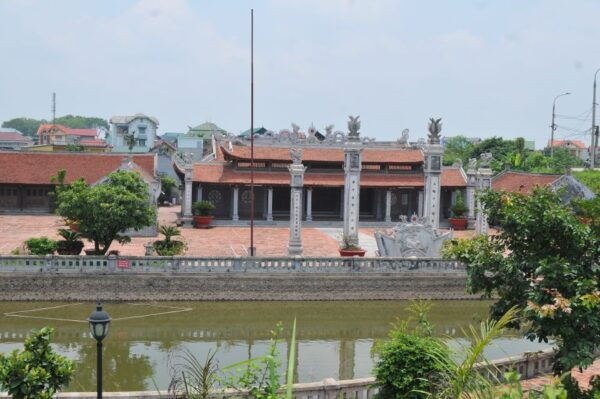 From Hanoi: 4-Hour Bat Trang Ceramics Village Tour - Full Tour Description