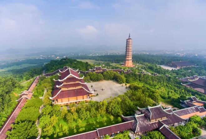 From Hanoi: Bai Dinh Pagoda and Trang An Boat Tour - Experience Trang An Boat Tour