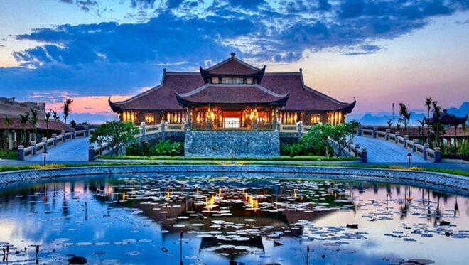 From Hanoi: Bai Dinh Pagoda, Trang An, and Mua Cave Day Tour - Bai Dinh Pagoda Experience