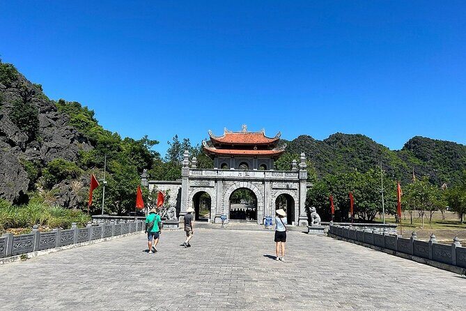 From Hanoi: Deluxe Day Trip to Hoa Lu Ancient Capital, Tam Coc - Food & Beverage Quality