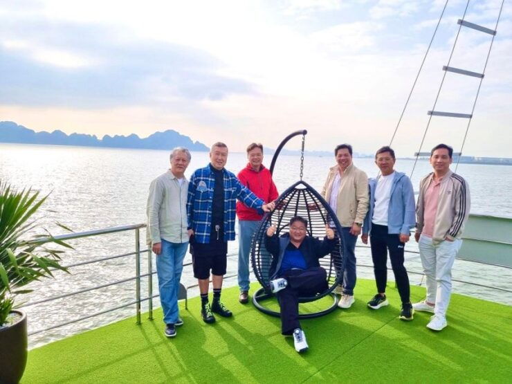 From Hanoi: Discover Ha Long Bay 1 Day With Private Cruise - Experience Highlights