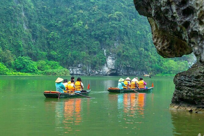 From Hanoi: Discover Hoa Lu, Trang An Grottoes, Mua Cave, Cycling - The Full Day in Ninh Binh: What to Expect