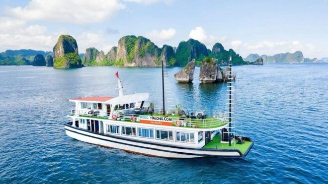 From Hanoi: Explore Ha Long Bay in 1 Day - Dining Experience