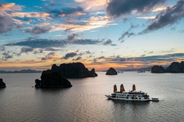 From Hanoi: Explore Ha Long Bay in 1 Day - What to Bring