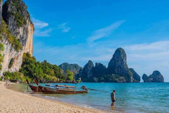From Hanoi: Explore Ha Long Bay In 1 Day With A Good Cruise - Guided Tour Experience
