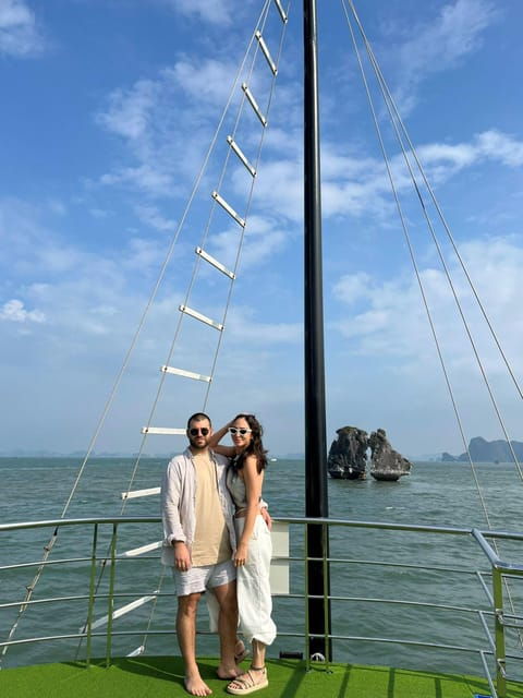 From Hanoi: Explore Halong Bay 1 Day - Scenic Features of Halong Bay