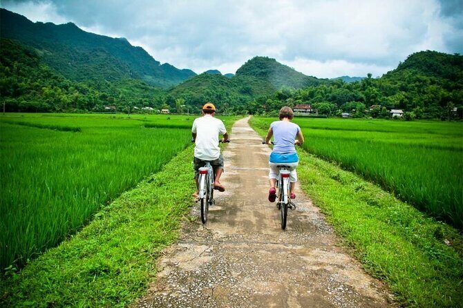 From Hanoi: Full-Day Trip to Mai Chau Valley Group Tour - Thung Khe Pass: A Scenic Highlight  