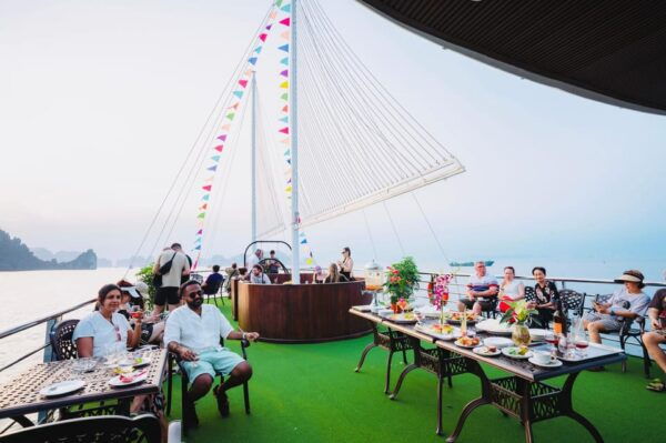From Hanoi: Ha Long Bay Day Trip With 5 Stars Cruise - Customer Reviews and Testimonials