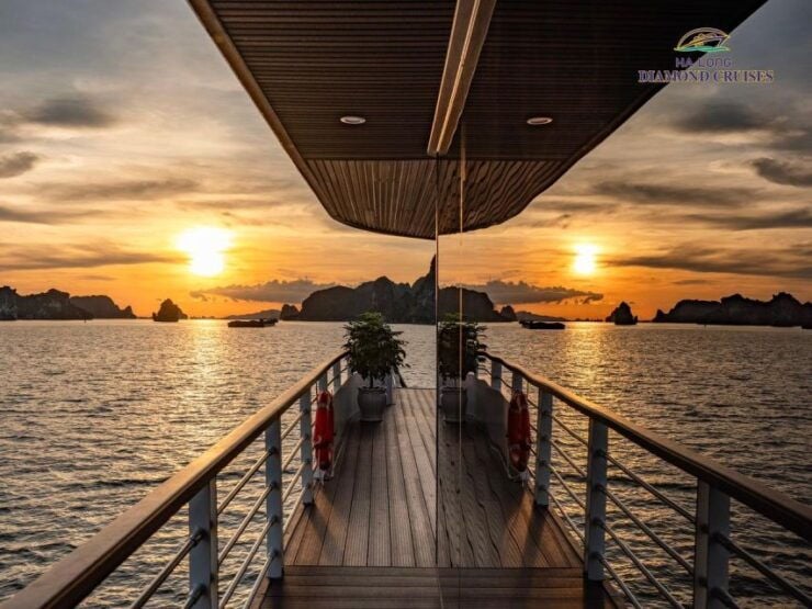 From Hanoi: Halong Bay Diamond Cruise 1 Day: Transfer, Lunch - Pickup and Transportation Details