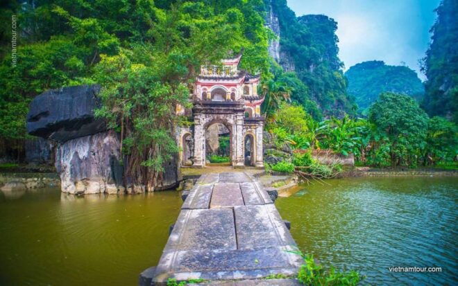 From Hanoi: Hoa Lu / Bai Dinh & Bich Dong & Thung Nham - Bai Dinh Pagoda