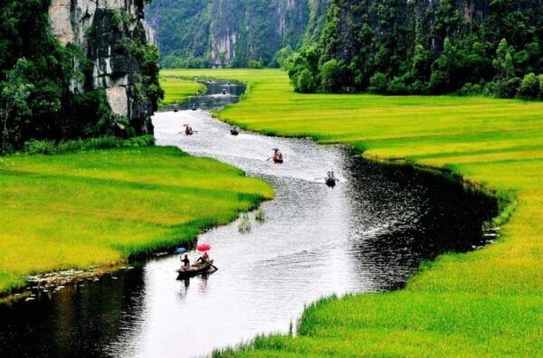 From Hanoi: HOA LU – TAM COC – MUA CAVE 1 Day BY LIMOUSINE - What to Expect