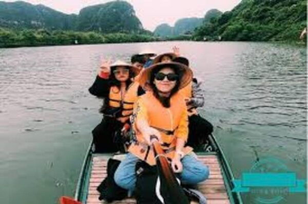 From Hanoi: Hoa Lu Tam Coc Mua Cave Lunch at Restaurant - Frequently Asked Questions