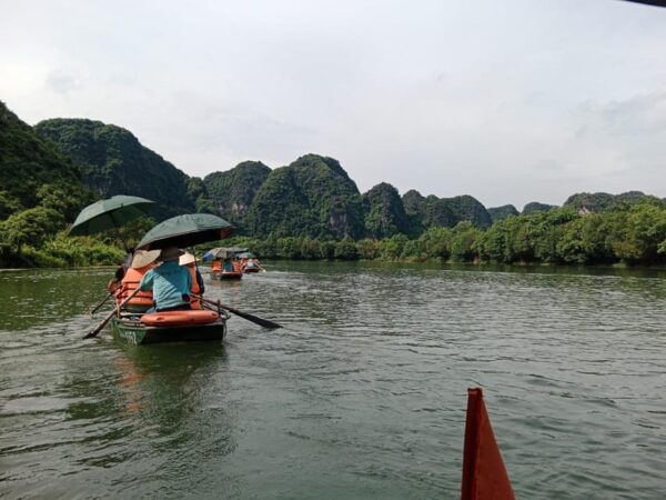 From Hanoi: Hoa Lu & Trang An By Limousine - Frequently Asked Questions
