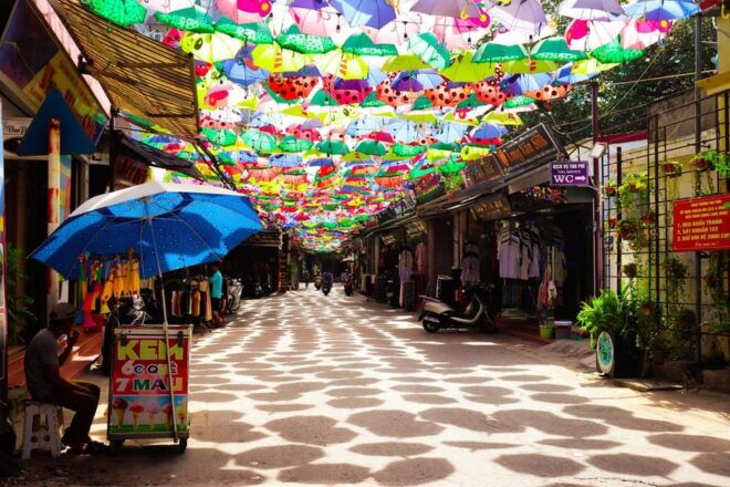 From Hanoi: Incense Village & Train Street or Silk Village - Silk Village Experience
