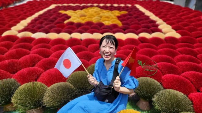From Hanoi: Incense Village & Train Street or Silk Village - Train Street Adventure