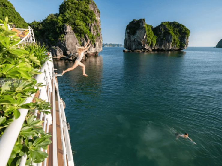 From Hanoi: Lan Ha Bay and Cat Ba Island Cruise With Lunch - Cruise Features