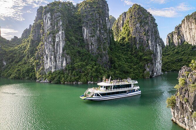 From Hanoi: Luxury Cruise Discover Halong Bay & Buffet Lunch - Sunset Party and Relaxation