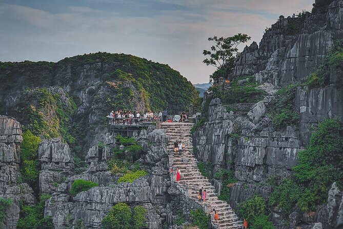 From Hanoi: Mua Caves, Local Family, Tam Coc, Hoa Lu Private Tour - Practical Tips and Considerations