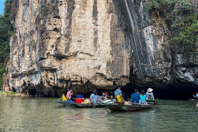 From Hanoi: Mua Caves, Local Family, Tam Coc, Hoa Lu Private Tour - FAQs
