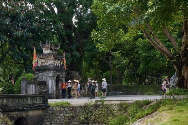 From Hanoi: Ninh Binh 2D1N Hoa Lu Bai Dinh Trang An Hang Mua - Hiking Mua Cave