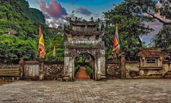 From Hanoi: Ninh Binh 2D1N Hoa Lu Bai Dinh Trang An Hang Mua - Booking Your Trip
